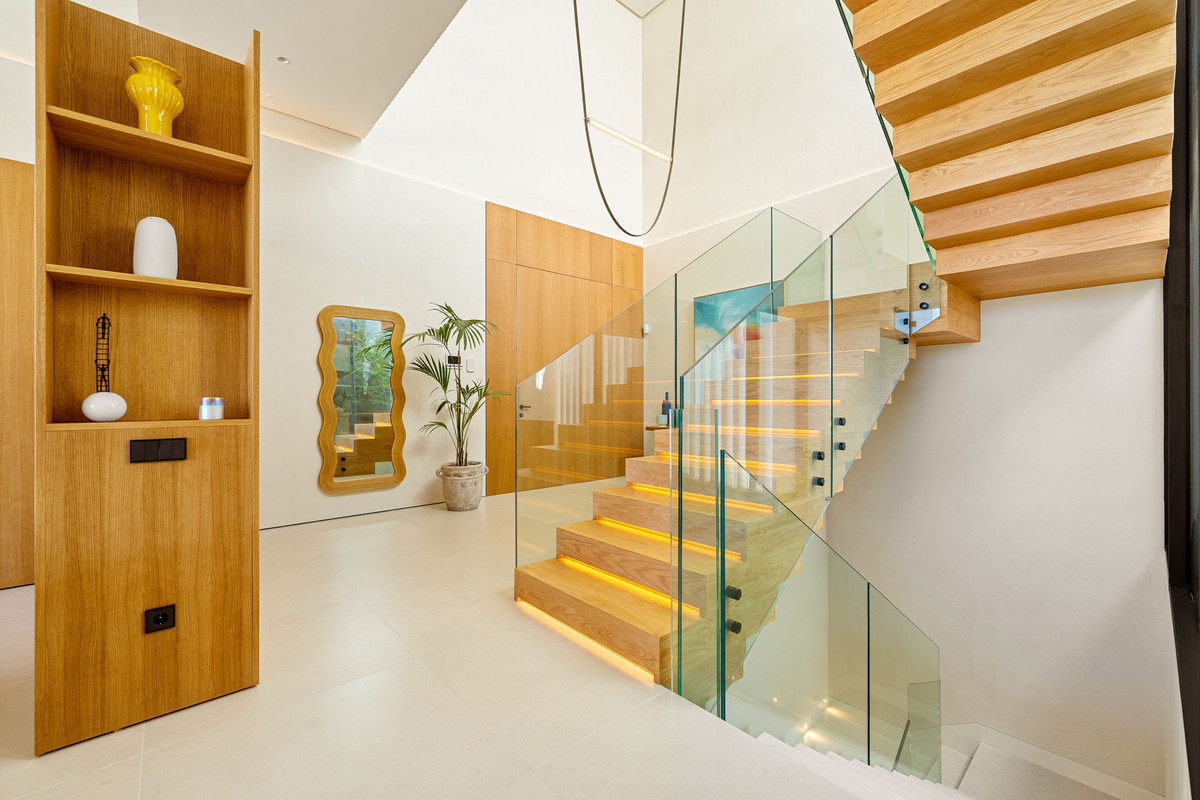 Se vende Villa - Chalet de 6 dormitorios en Costa Del Sol, Málaga, España