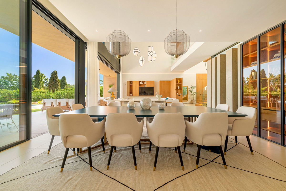 Se vende Villa - Chalet de 6 dormitorios en Costa Del Sol, Málaga, España