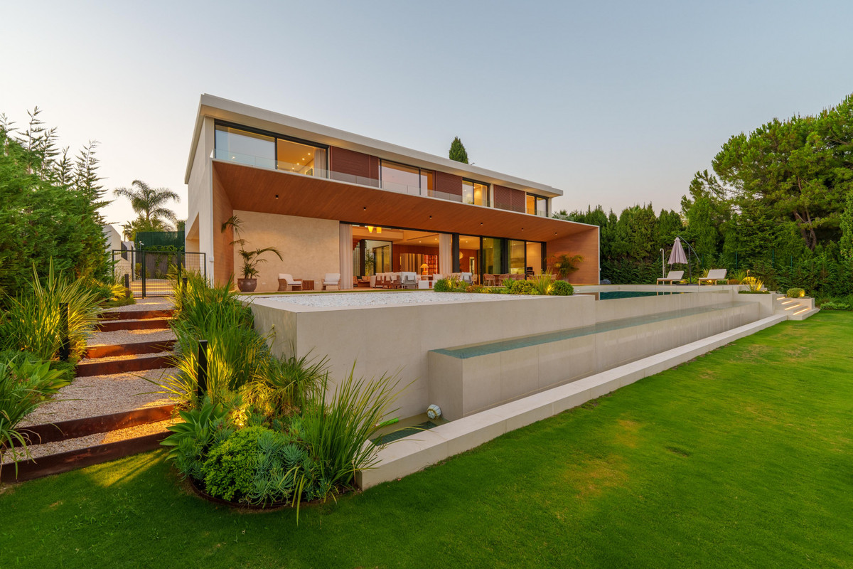 Se vende Villa - Chalet de 6 dormitorios en Costa Del Sol, Málaga, España
