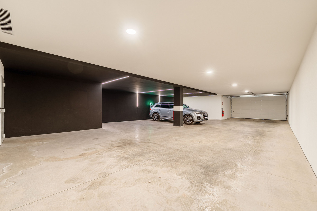 Se vende Villa - Chalet de 6 dormitorios en Costa Del Sol, Málaga, España