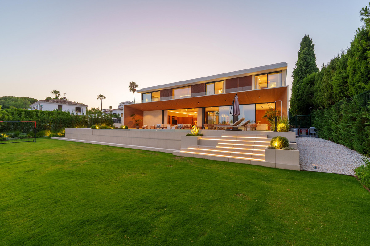 Se vende Villa - Chalet de 6 dormitorios en Costa Del Sol, Málaga, España