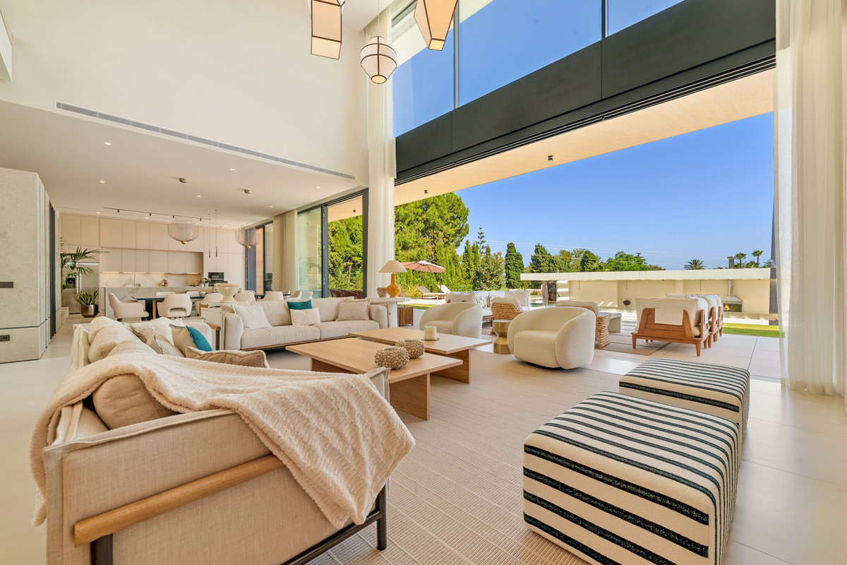 Se vende Villa - Chalet de 6 dormitorios en Costa Del Sol, Málaga, España