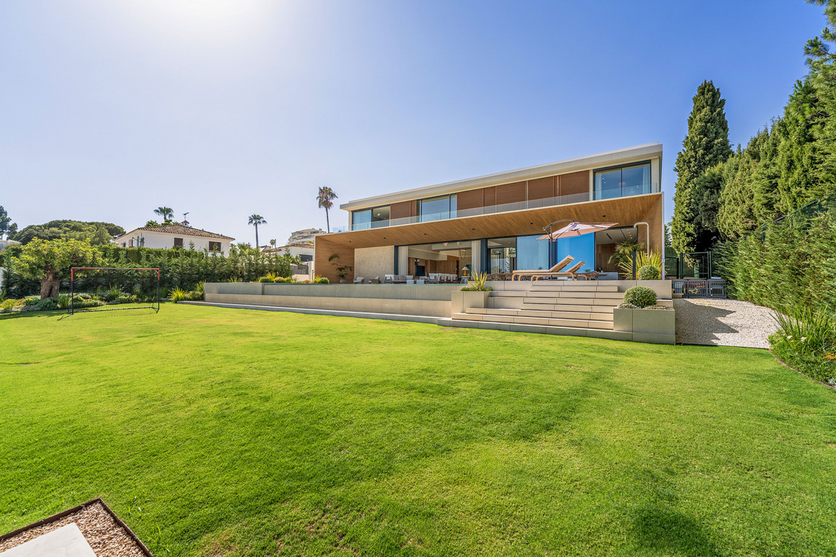 Se vende Villa - Chalet de 6 dormitorios en Costa Del Sol, Málaga, España
