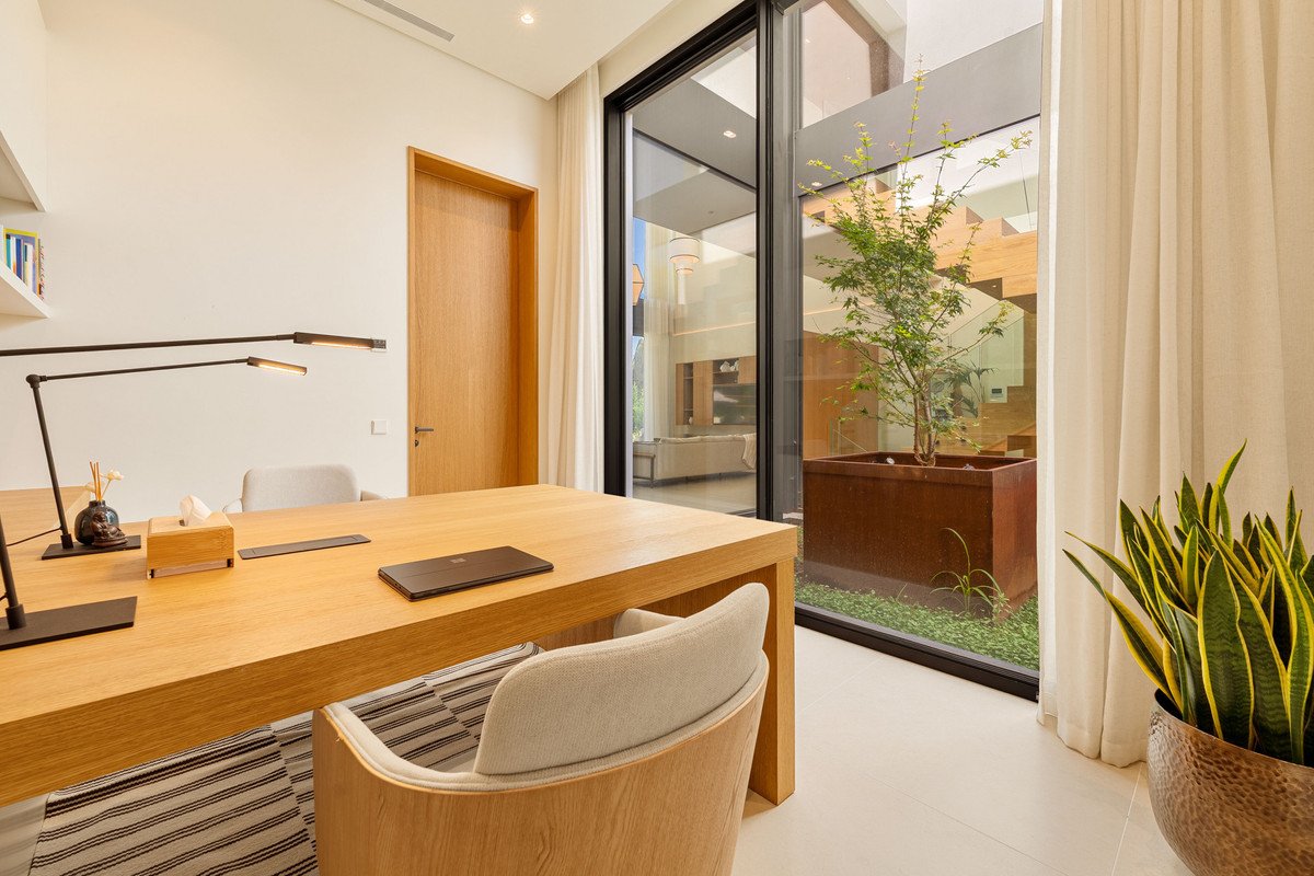Se vende Villa - Chalet de 6 dormitorios en Costa Del Sol, Málaga, España