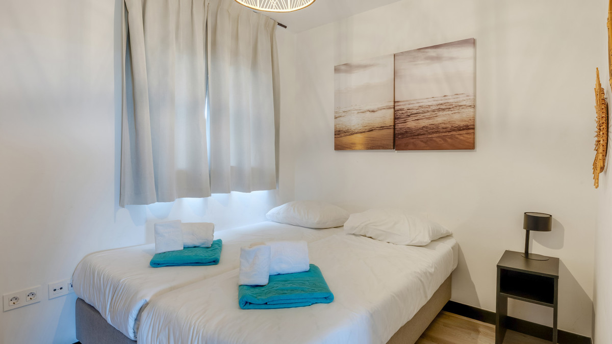 Se vende Apartamento Planta Media de 3 dormitorios en Costa Del Sol, Málaga, España