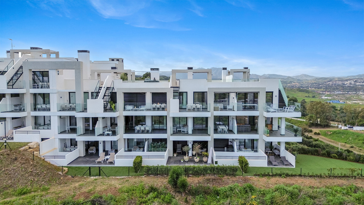 Se vende Apartamento Planta Media de 3 dormitorios en Costa Del Sol, Málaga, España