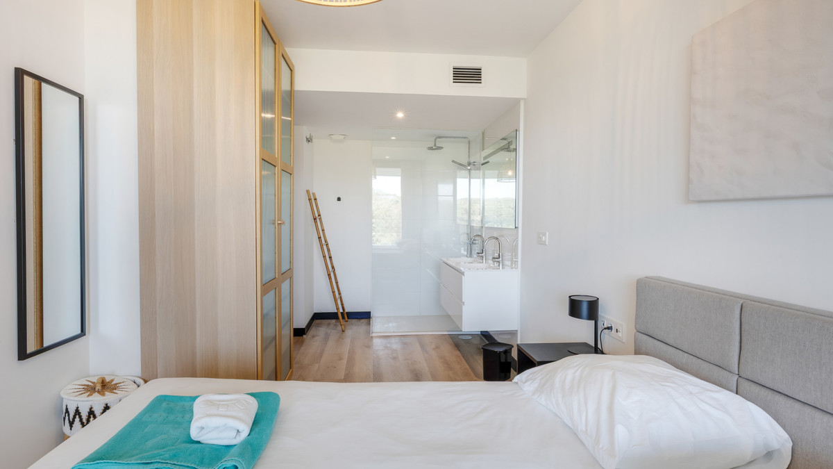 Se vende Apartamento Planta Media de 3 dormitorios en Costa Del Sol, Málaga, España
