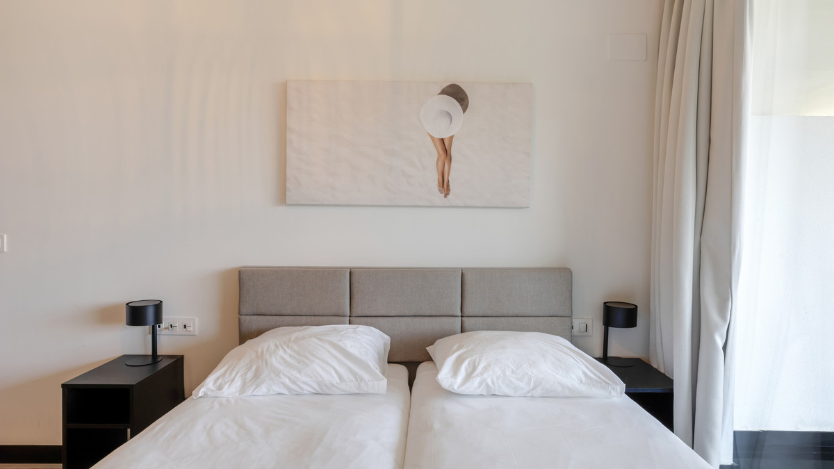 Se vende Apartamento Planta Media de 3 dormitorios en Costa Del Sol, Málaga, España