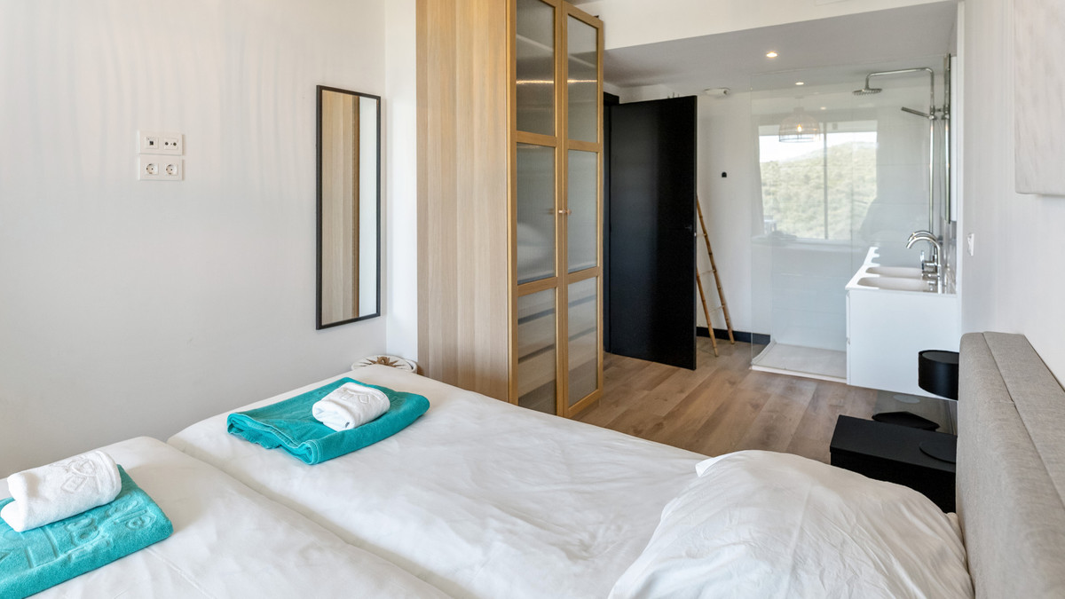Se vende Apartamento Planta Media de 3 dormitorios en Costa Del Sol, Málaga, España