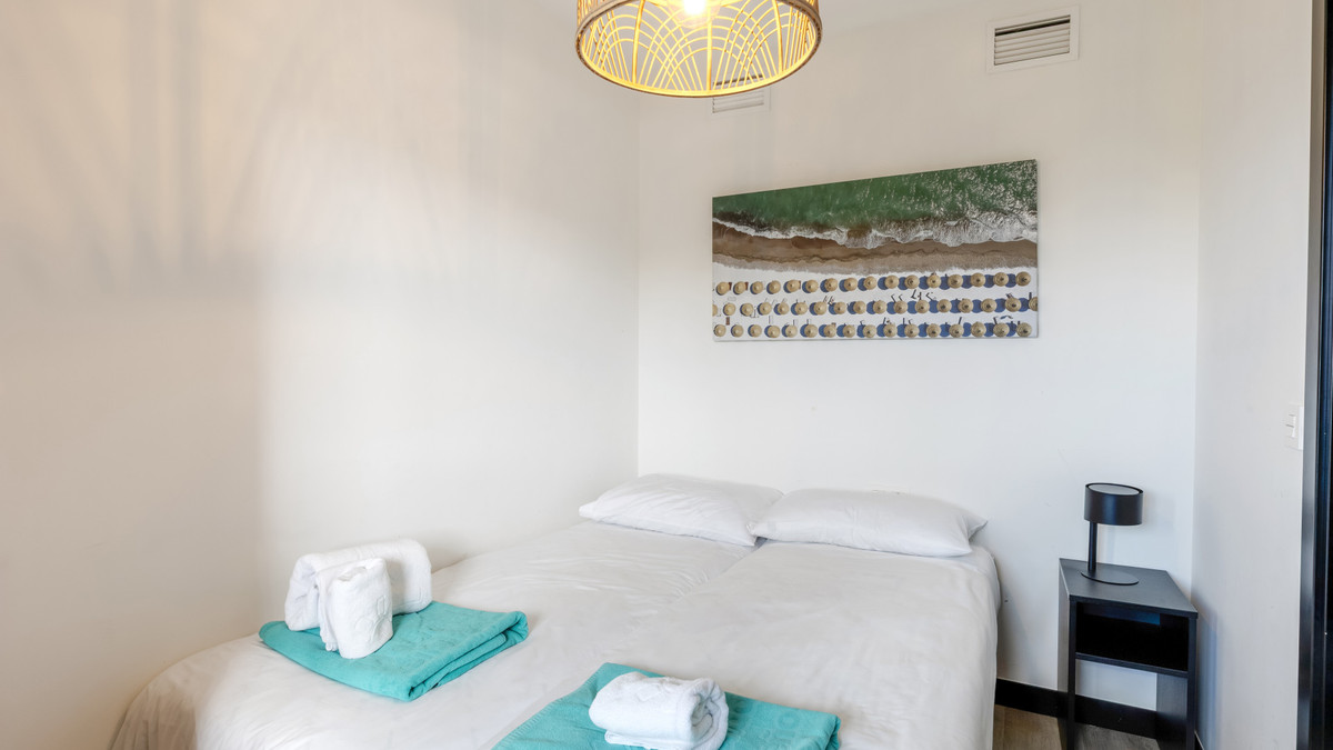 Se vende Apartamento Planta Media de 3 dormitorios en Costa Del Sol, Málaga, España