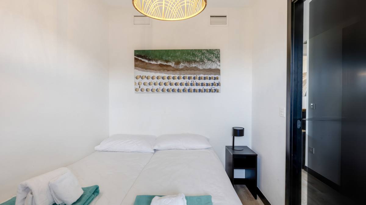 Se vende Apartamento Planta Media de 3 dormitorios en Costa Del Sol, Málaga, España