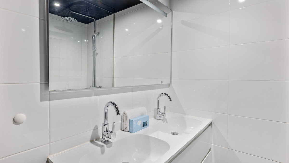 Se vende Apartamento Planta Media de 3 dormitorios en Costa Del Sol, Málaga, España