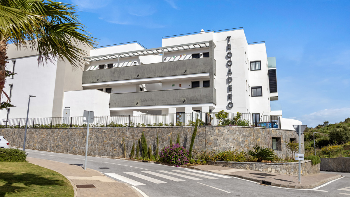 Se vende Apartamento Planta Media de 3 dormitorios en Costa Del Sol, Málaga, España