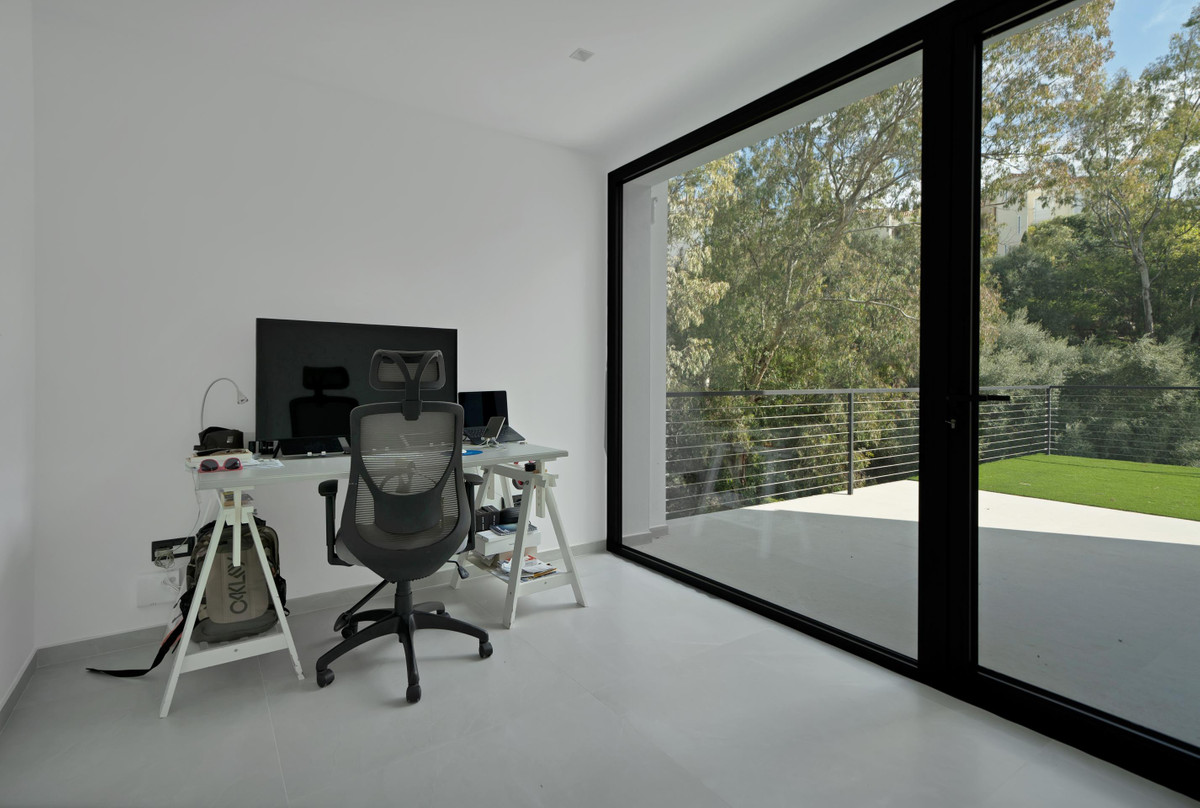 Se vende Villa - Chalet de 4 dormitorios en Costa Del Sol, Málaga, España