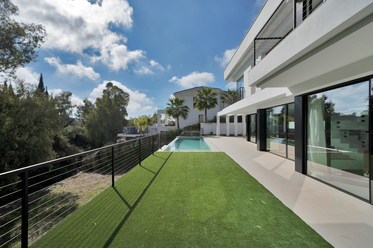 Se vende Villa - Chalet de 4 dormitorios en Costa Del Sol, Málaga, España