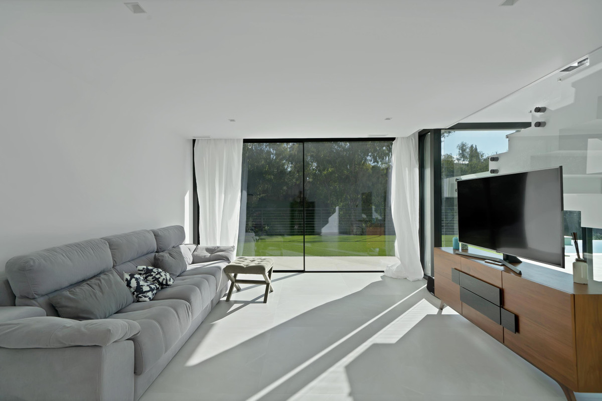 Se vende Villa - Chalet de 4 dormitorios en Costa Del Sol, Málaga, España
