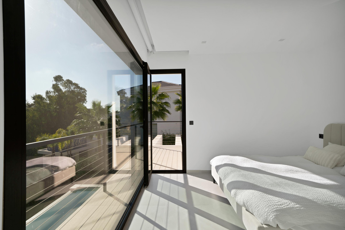 Se vende Villa - Chalet de 4 dormitorios en Costa Del Sol, Málaga, España