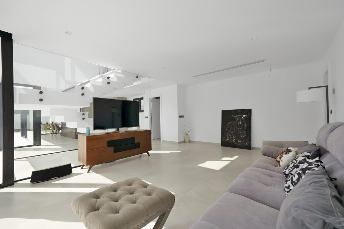 Se vende Villa - Chalet de 4 dormitorios en Costa Del Sol, Málaga, España