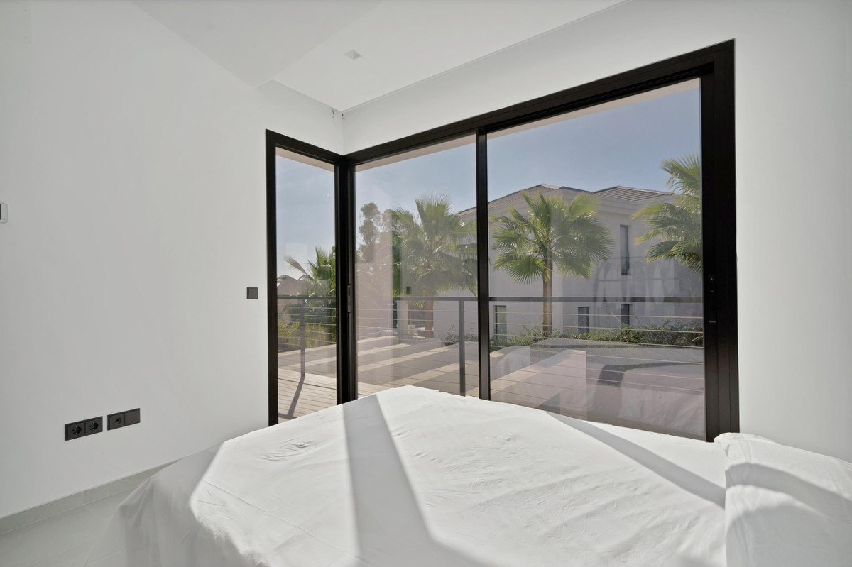 Se vende Villa - Chalet de 4 dormitorios en Costa Del Sol, Málaga, España
