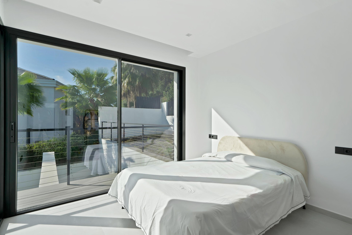Se vende Villa - Chalet de 4 dormitorios en Costa Del Sol, Málaga, España