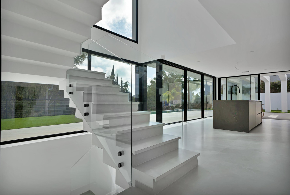 Se vende Villa - Chalet de 4 dormitorios en Costa Del Sol, Málaga, España