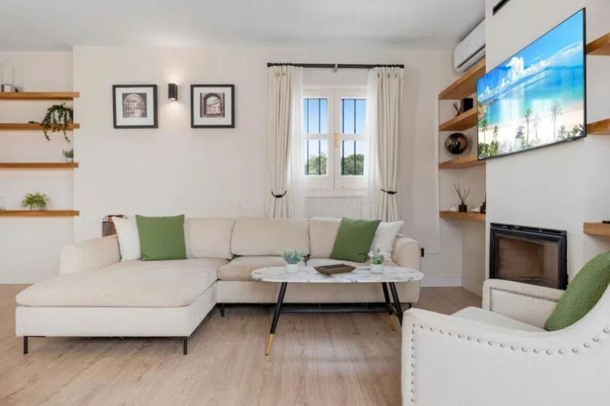 Se vende Apartamento Planta Media de 2 dormitorios en Costa Del Sol, Málaga, España