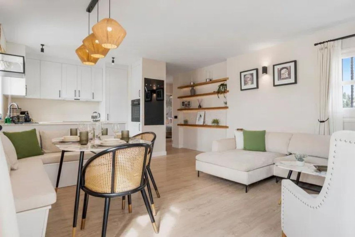 Se vende Apartamento Planta Media de 2 dormitorios en Costa Del Sol, Málaga, España