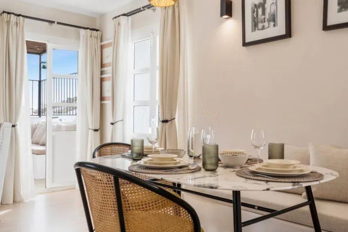 Se vende Apartamento Planta Media de 2 dormitorios en Costa Del Sol, Málaga, España
