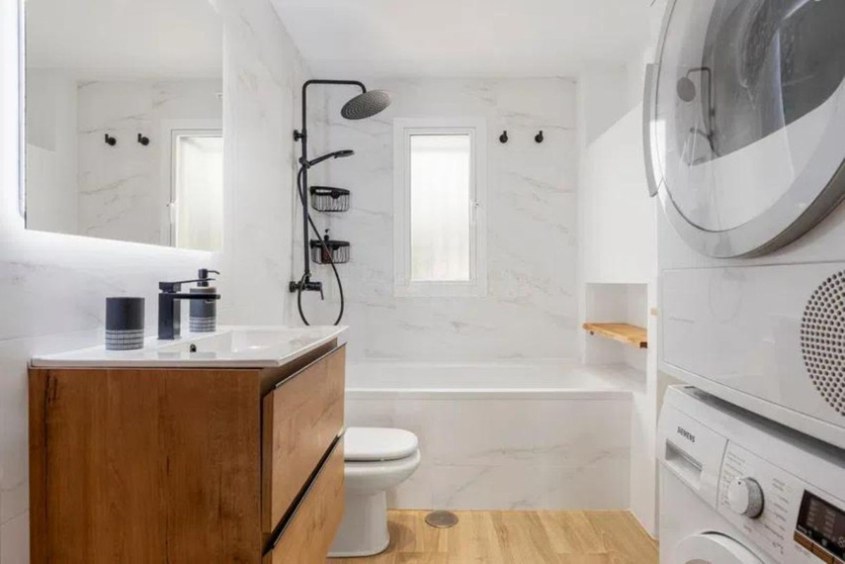 Se vende Apartamento Planta Media de 2 dormitorios en Costa Del Sol, Málaga, España