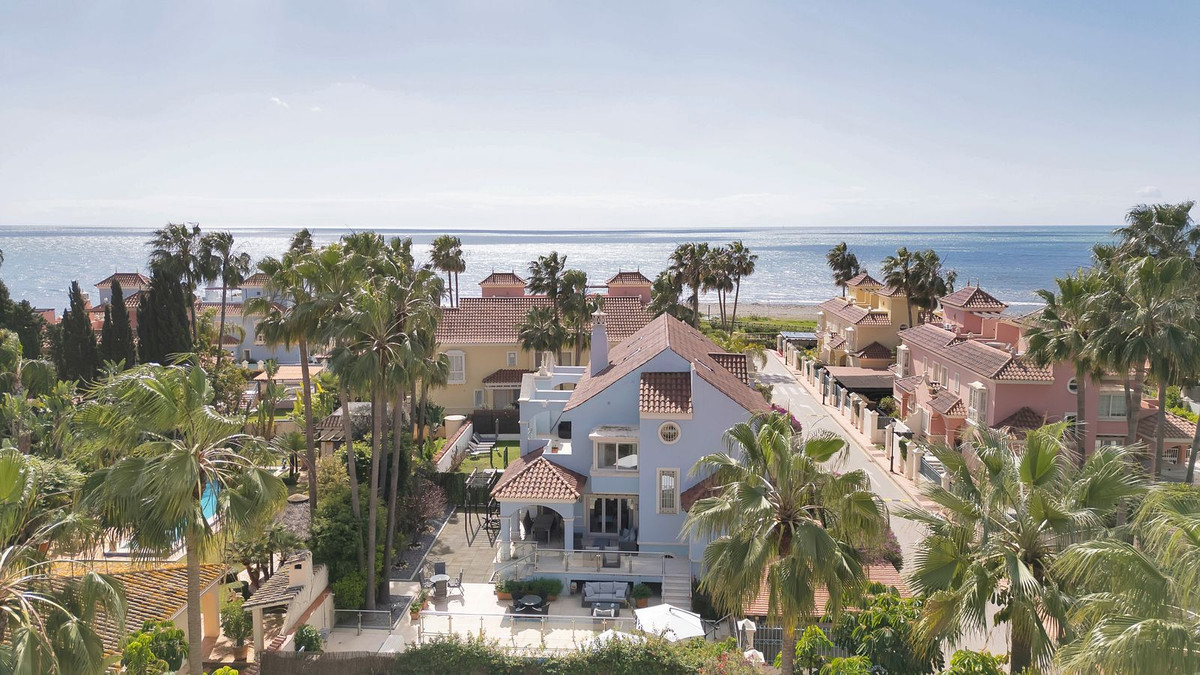 7 Bed Townhouse for sale in Puerto Banús Costa Del Sol, Málaga, Spain