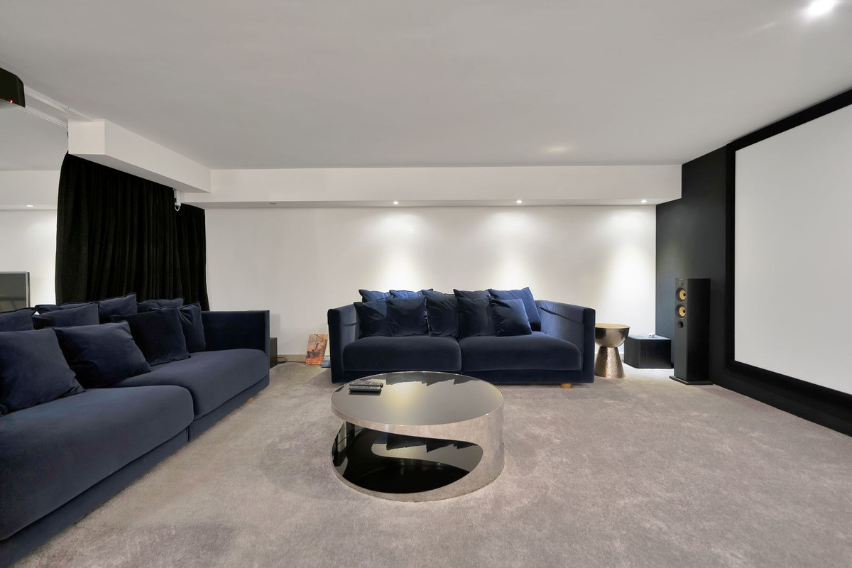 7 Bed Townhouse for sale in Puerto Banús Costa Del Sol, Málaga, Spain