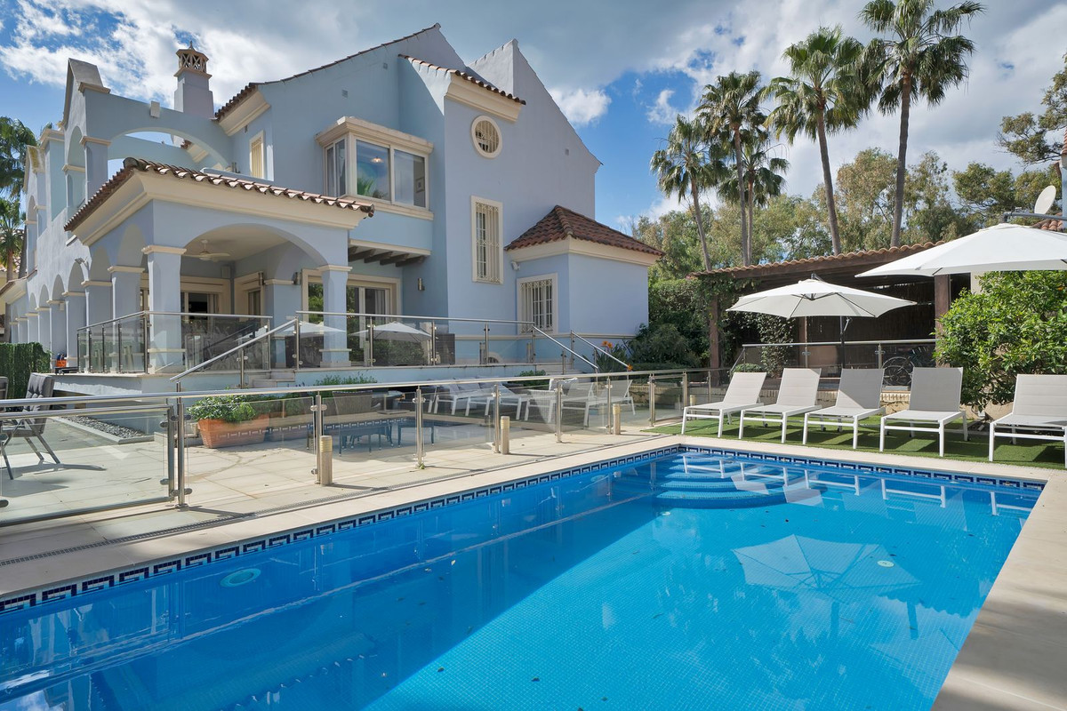 7 Bed Townhouse for sale in Puerto Banús Costa Del Sol, Málaga, Spain