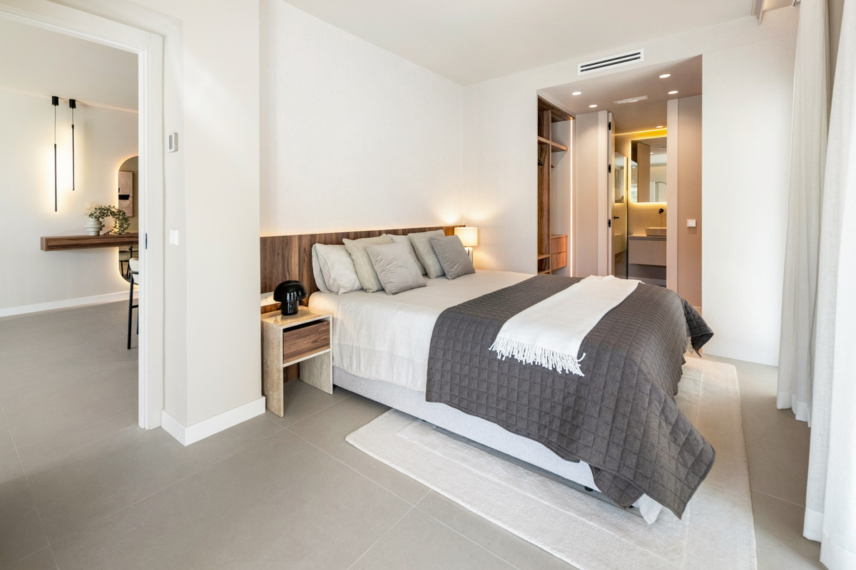 3 Bed Apartment for sale in La Quinta Costa Del Sol, Málaga, Spain