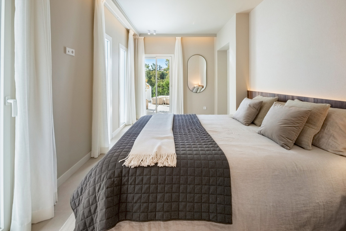 3 Bed Apartment for sale in La Quinta Costa Del Sol, Málaga, Spain