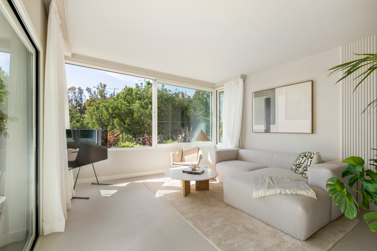 3 Bed Apartment for sale in La Quinta Costa Del Sol, Málaga, Spain