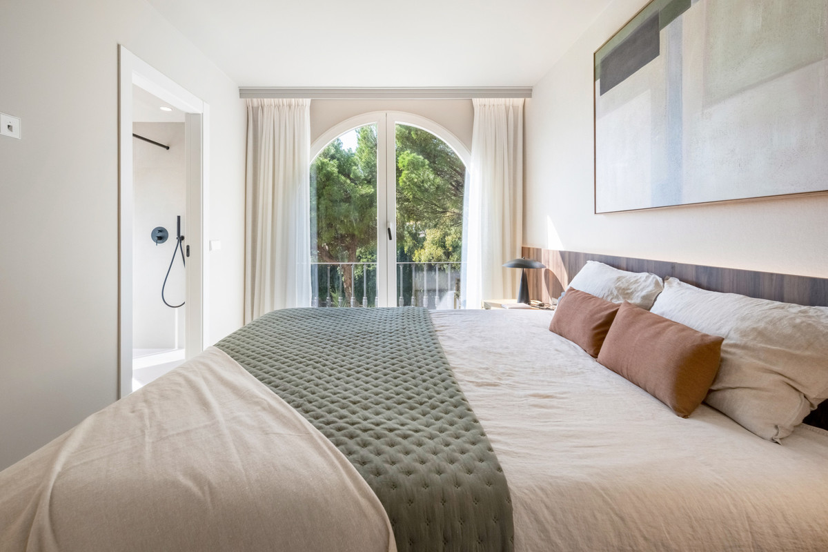 3 Bed Apartment for sale in La Quinta Costa Del Sol, Málaga, Spain