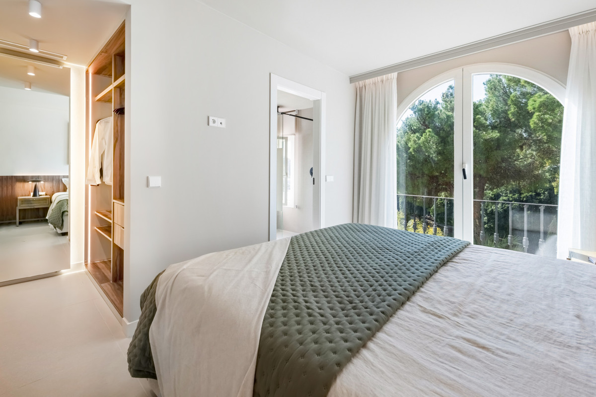 3 Bed Apartment for sale in La Quinta Costa Del Sol, Málaga, Spain