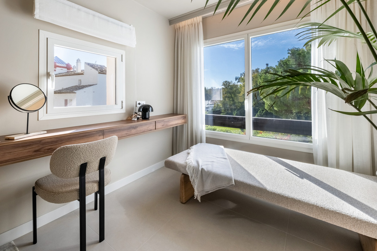 3 Bed Apartment for sale in La Quinta Costa Del Sol, Málaga, Spain