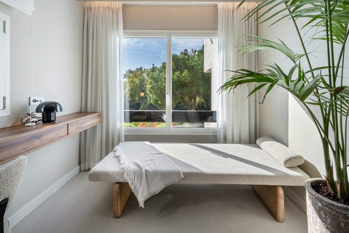 3 Bed Apartment for sale in La Quinta Costa Del Sol, Málaga, Spain