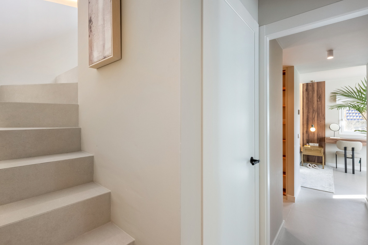 3 Bed Apartment for sale in La Quinta Costa Del Sol, Málaga, Spain