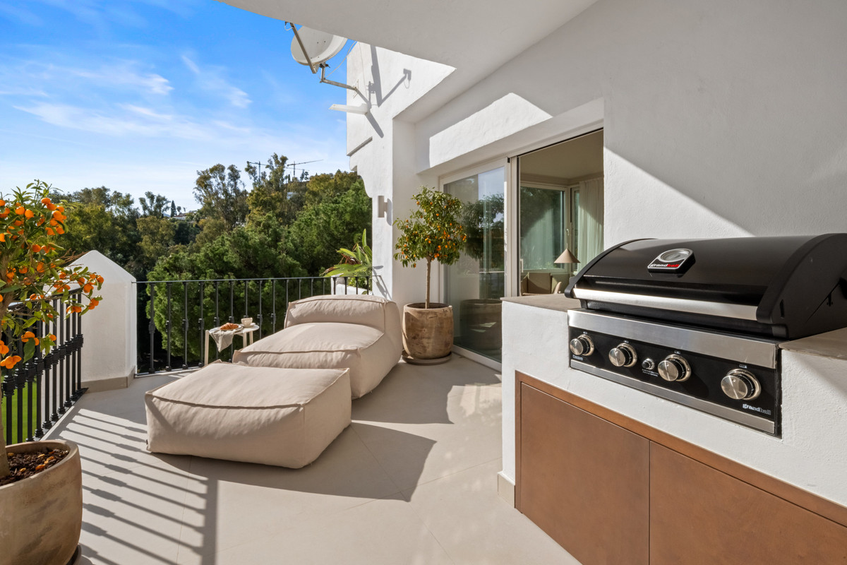 3 Bed Apartment for sale in La Quinta Costa Del Sol, Málaga, Spain