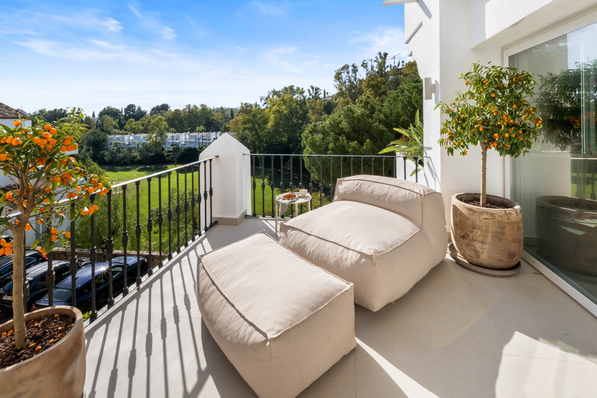 3 Bed Apartment for sale in La Quinta Costa Del Sol, Málaga, Spain