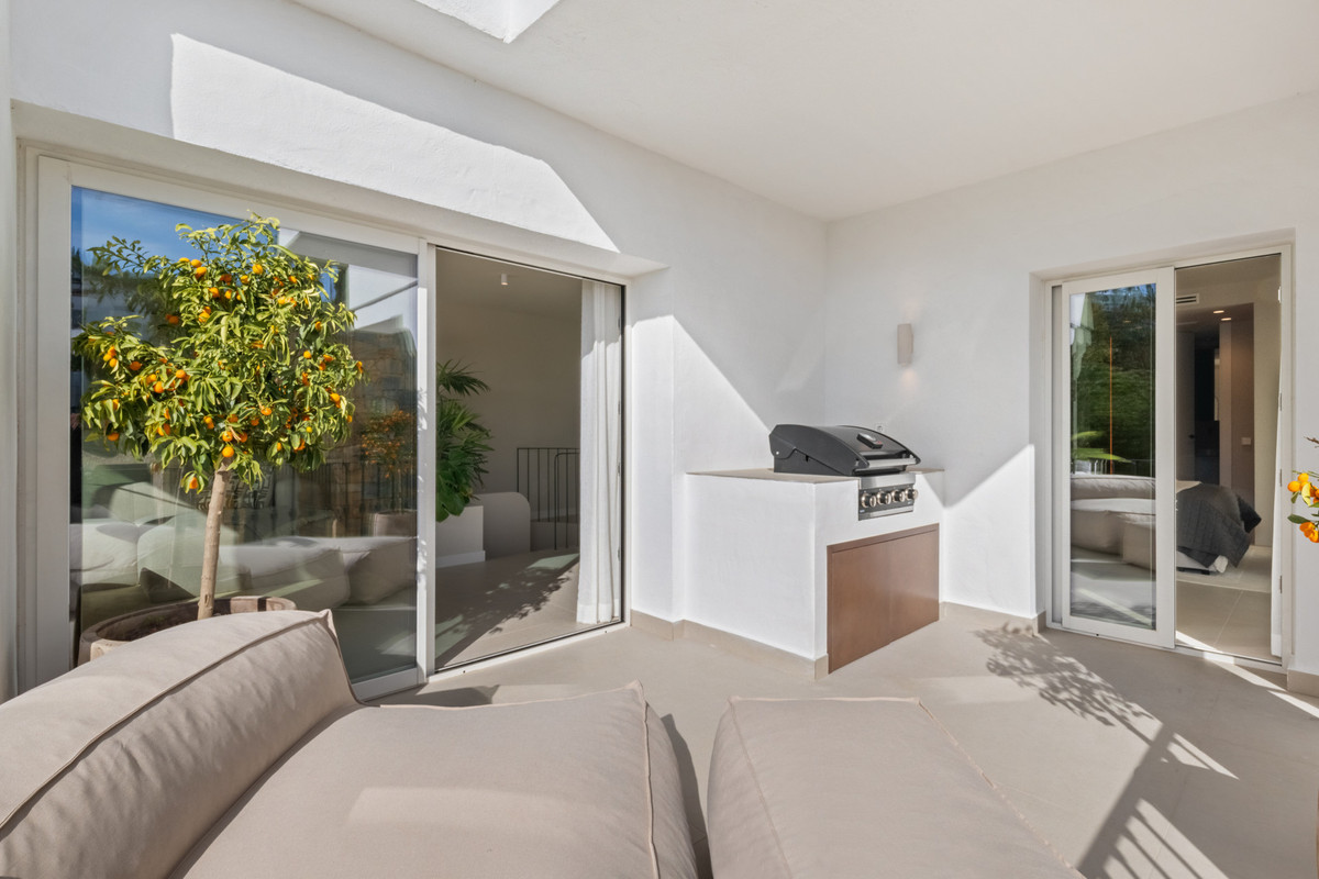 3 Bed Apartment for sale in La Quinta Costa Del Sol, Málaga, Spain