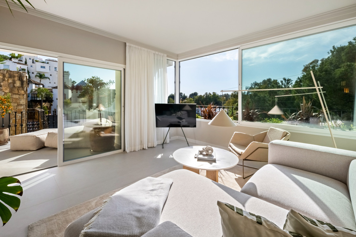 3 Bed Apartment for sale in La Quinta Costa Del Sol, Málaga, Spain