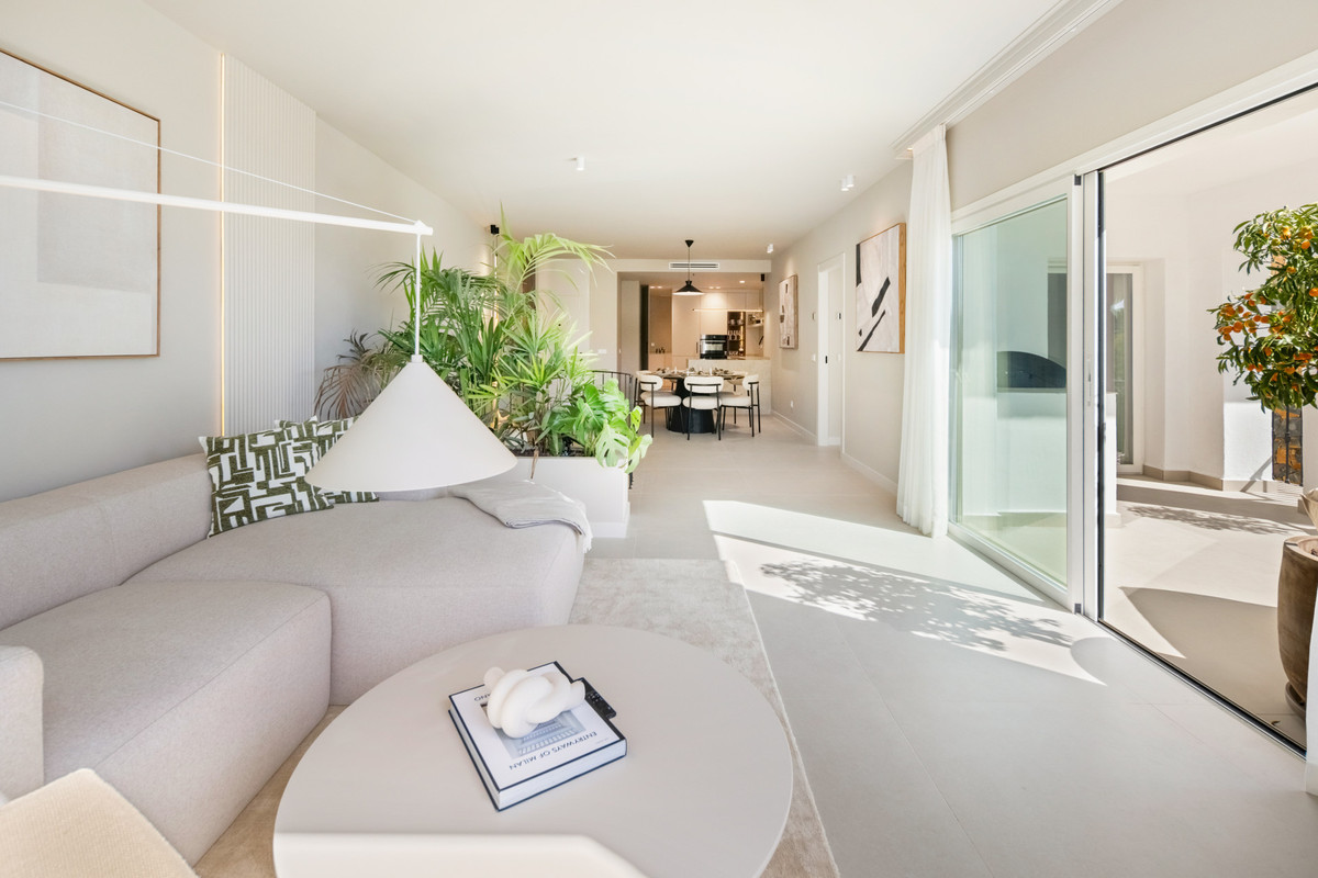 3 Bed Apartment for sale in La Quinta Costa Del Sol, Málaga, Spain