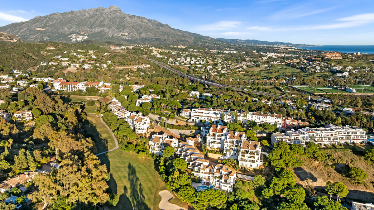 3 Bed Apartment for sale in La Quinta Costa Del Sol, Málaga, Spain