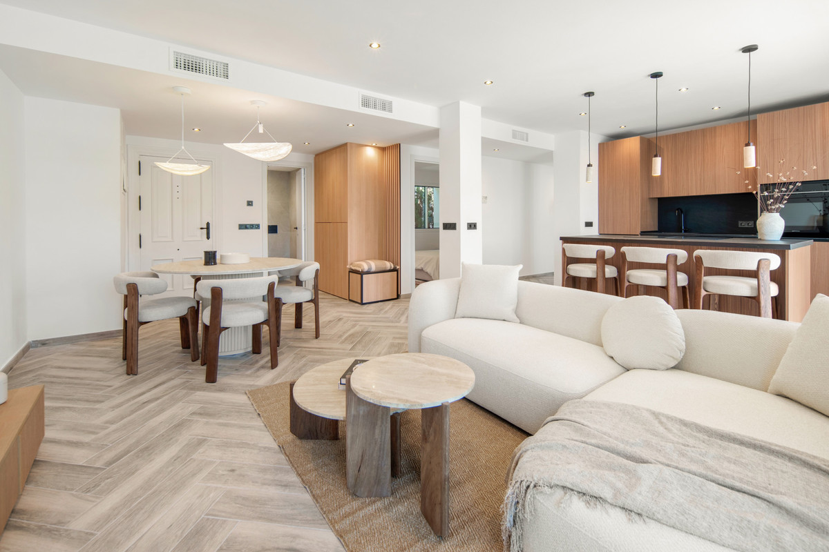 3 Bed Apartment for sale in La Quinta Costa Del Sol, Málaga, Spain