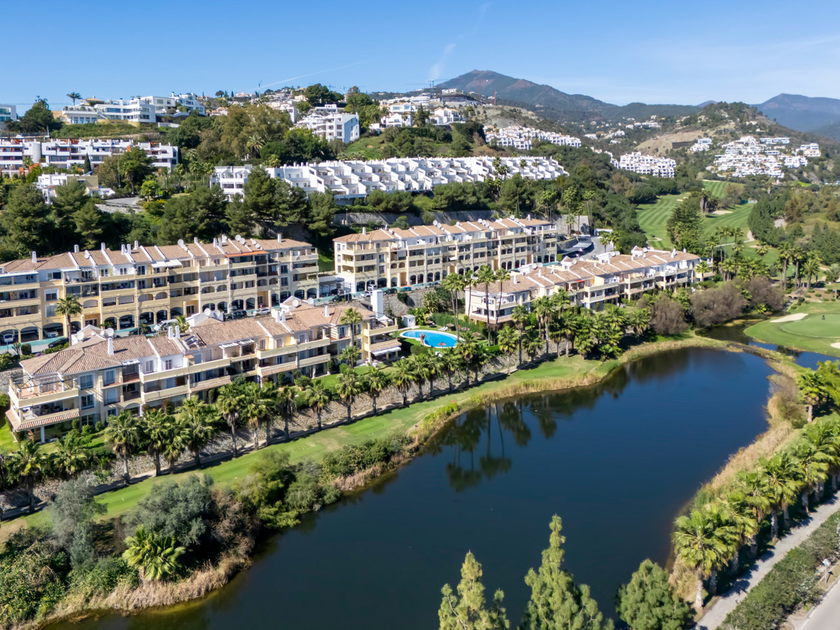 3 Bed Apartment for sale in La Quinta Costa Del Sol, Málaga, Spain
