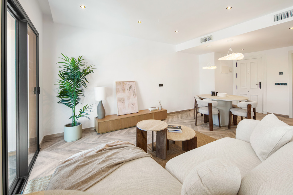 3 Bed Apartment for sale in La Quinta Costa Del Sol, Málaga, Spain
