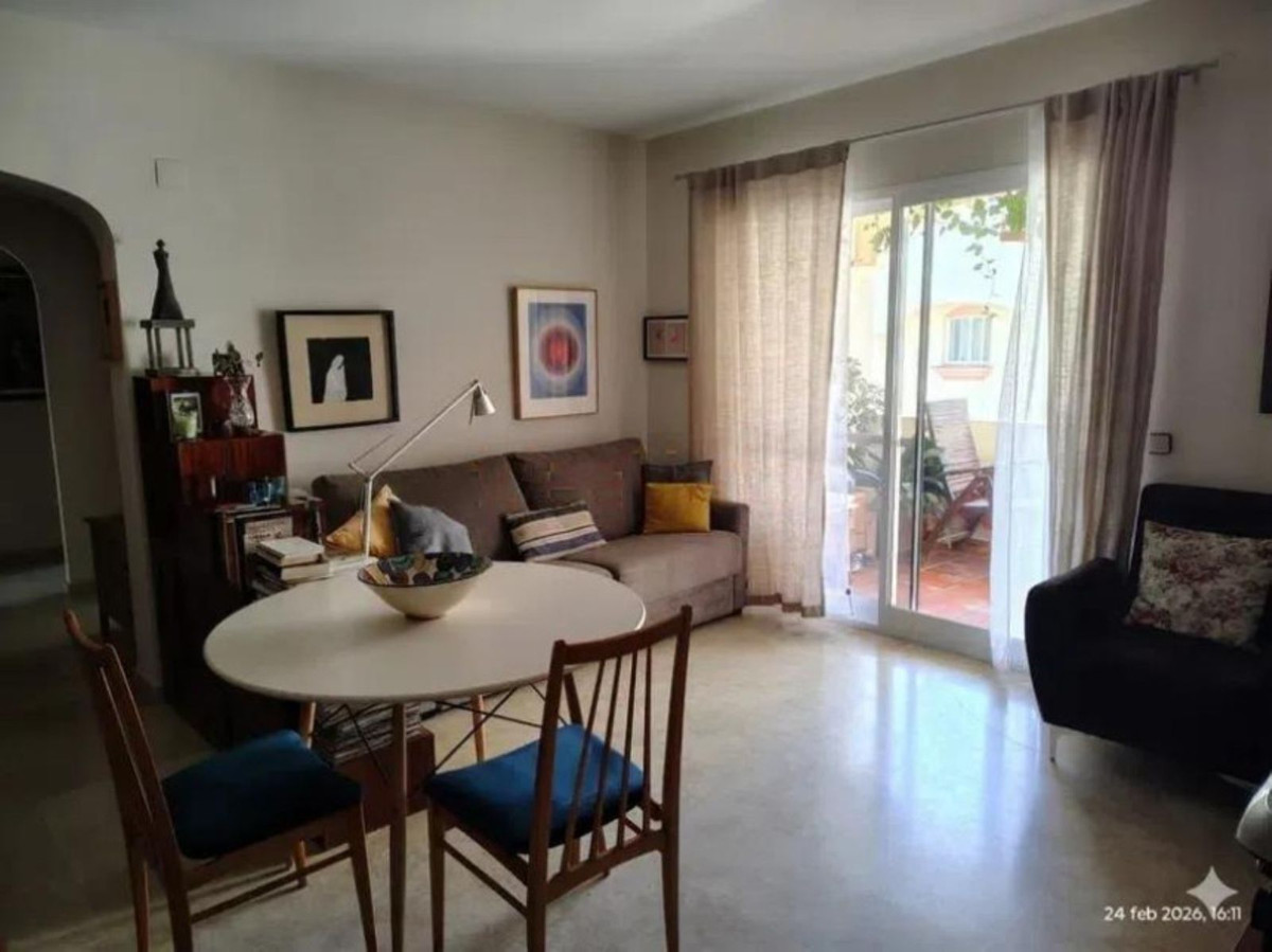 4 Bed Apartment for sale in Estepona Costa Del Sol, Málaga, Spain